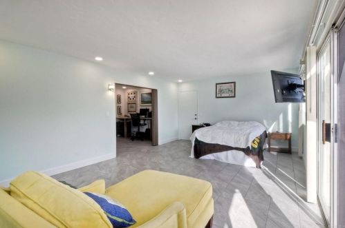 3547 Mira Pacific Dr, Oceanside CA  92056-3933 exterior