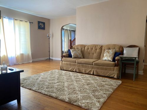 31 Warren St, Calumet City, IL 60409-4814