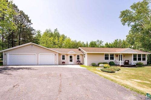 17 Ridge Rd, Esko, MN 55733-9505