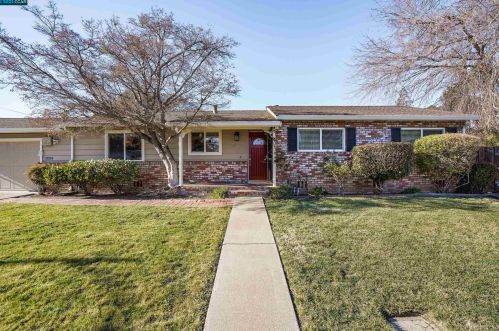 4201 Woodland Dr, Concord, CA 94521-1208