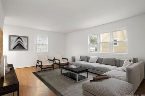 10 Harvann Rd, Norwalk CT  06850-1905 exterior