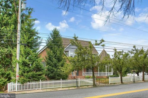 3655 Derry St, Harrisburg, PA 17111-1920