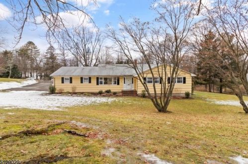 8 Smith Rd, Parsippany, NJ 07834-9545