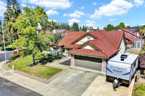 548 Rambleton Dr, Vacaville, CA 95688-9228
