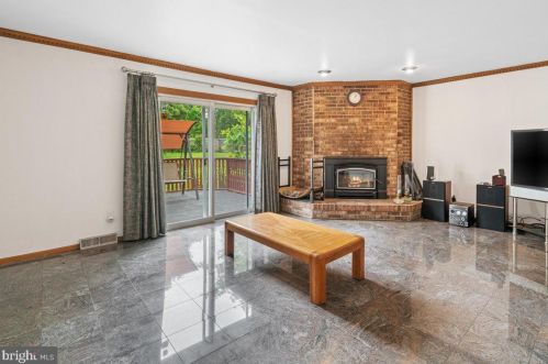 1 Teak Ln, Princeton NJ 08540-4724 exterior