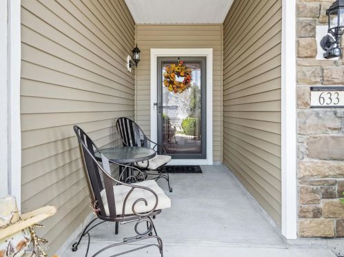 633 Pleasant Dr, Joliet, IL 60404-9576