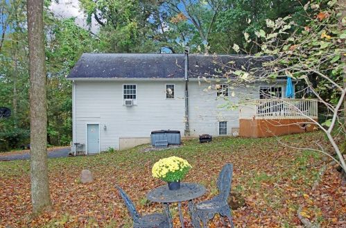 24 Joshua Hill Rd, Woodbury, CT 06798-3517