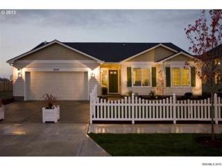 3274 Oxford St, Woodburn OR  97071-4561 exterior