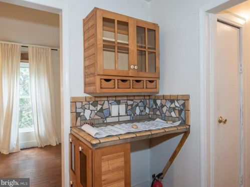 2122 Millcreek Rd, Lancaster PA  17602-4749 exterior