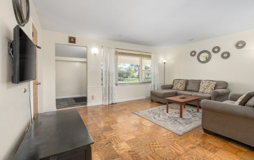238 Victoria Ln, Elk Grove Vlg, IL 60007-4264