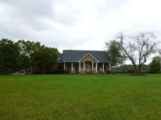 1646 Pete Sain Rd, Manchester, TN 37355-6750
