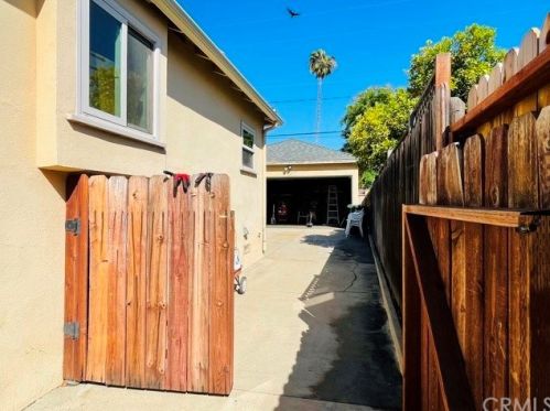 636 Leonard St, Montebello, CA 90640-1514
