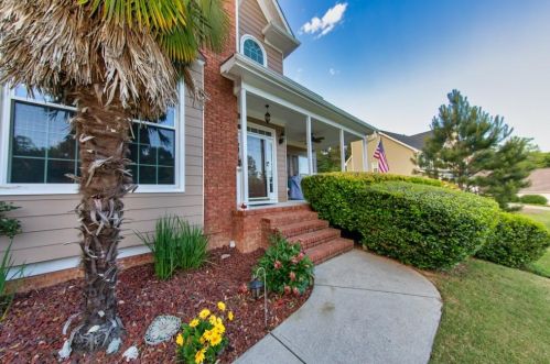 622 Shady Willow Ln, Loganville, GA 30052-5654