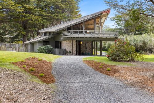 14181 Hilma Cir, Mendocino, CA 95460-9733