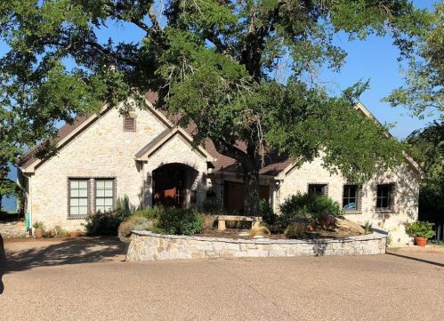 10031 Crestridge Ct, Whitney, TX 76692-5694