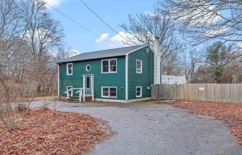 8 Clay St, Hopkinton RI  02804-1602 exterior