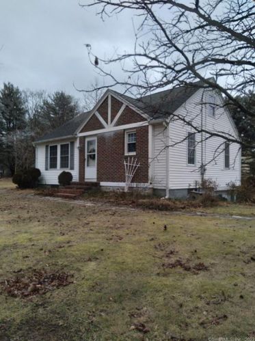 385 Woodstock Ave, Putnam, CT 06260-1015
