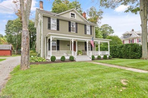46 Beaver Ave, Annandale, NJ 08801-3064