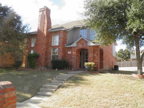 3137 Riverside Dr, Carrollton, TX 75007-3732