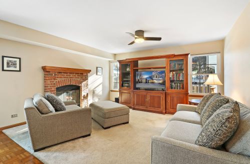 1657 Warrington Ln, Bull Valley, IL 60014-2021
