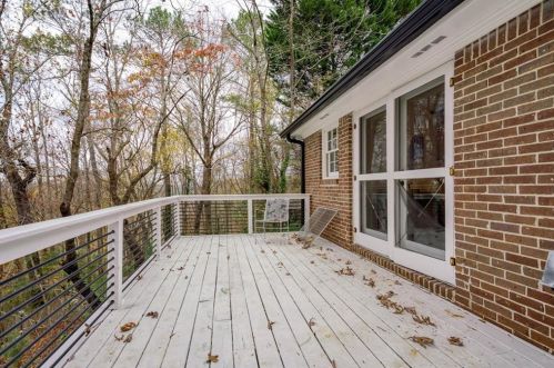 170 Huntcliff Pt, Atlanta GA  30350-1601 exterior