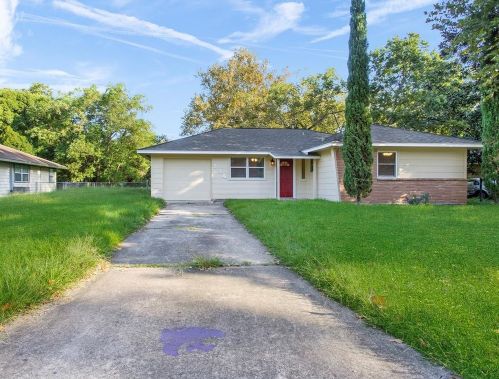 524 Catalpa St, Angleton TX  77515-4802 exterior