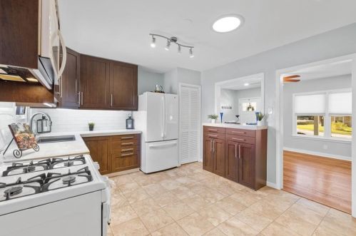 1000 Alegria Rd, Austin TX  78757-3218 exterior