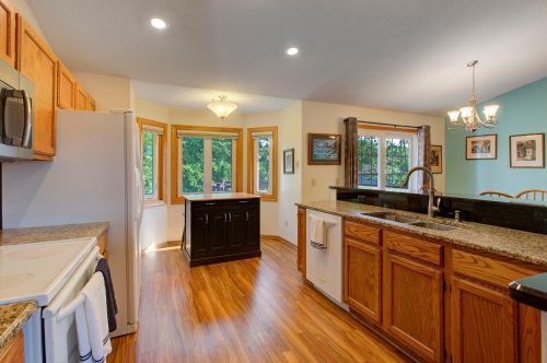 9056 Glacier Rd, Saint Paul MN  55125-3465 exterior