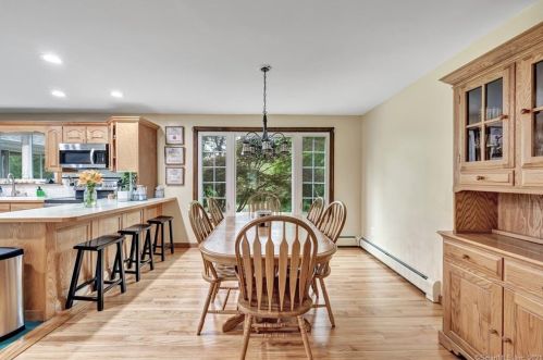 24 Morgan Dr, Wallingford CT  06492-2641 exterior