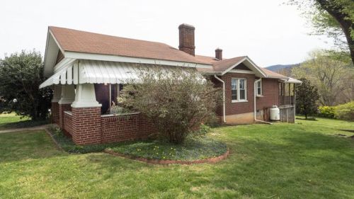 301 2nd St, Lithia, VA 24066-5129