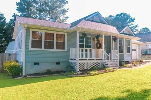 209 Stoney Brook Dr, Carrollton, GA 30116-1805