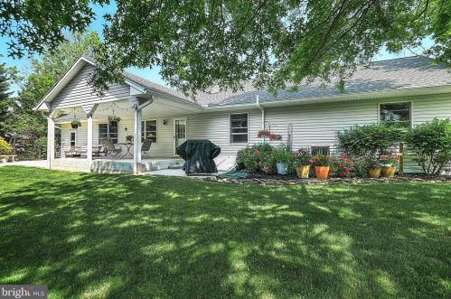 2865 Admire Springs Dr, York PA  17315-4584 exterior