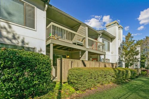 33 Finch Trl, Atlanta GA  30308-2418 exterior