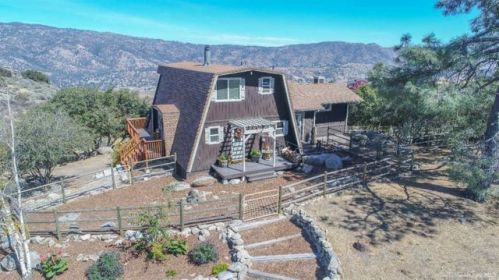 22350 Amberwood Ct, Tehachapi, CA 93561-8554