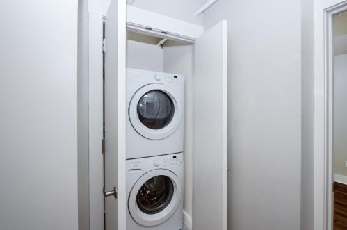 15 15th St, Cincinnati OH 45202-7028 exterior