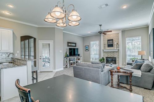 7308 Spring Oak Dr, North Richland Hills TX  76182-3708 exterior