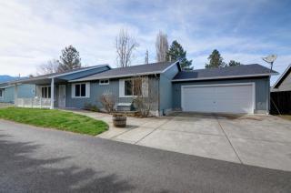 599 Rapp Rd, Talent OR  97540-6601 exterior