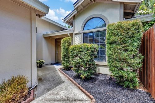 849 Charter Way, Vacaville, CA 95687-7396