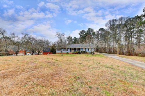 2542 Centerville Rosebud Rd, Loganville, GA 30052-2565