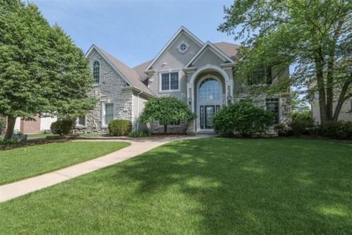 2501 Kane Ln, Batavia, IL 60510-8980