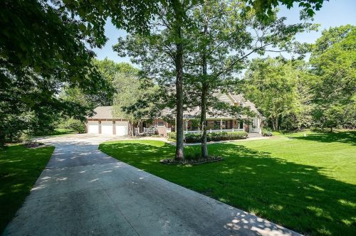 5 Hillcrest Dr, Saint Paul MN  55110-6101 exterior