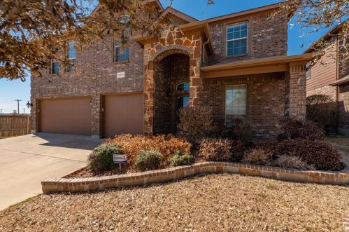 10061 Red Blf Ln, Fort Worth TX  76177-7353 exterior