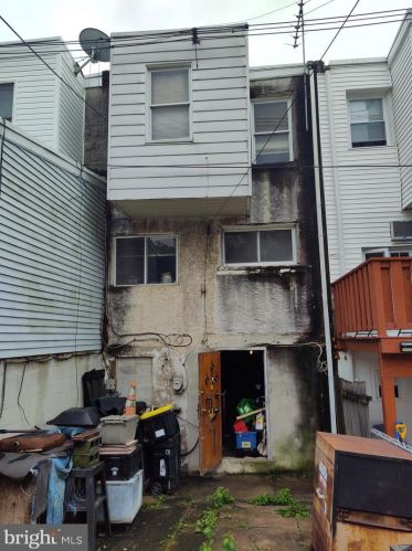 2431 Edgewood St, Philadelphia, PA 19142-3201