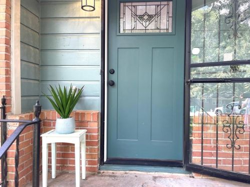 811 Sherwood Cir, Forest Park, GA 30297-3036