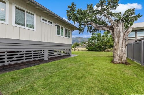 3033 Manoa Rd, Honolulu HI  96822-1503 exterior