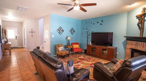 1136 Beechwood Dr, Uhland TX 78640-5718 exterior