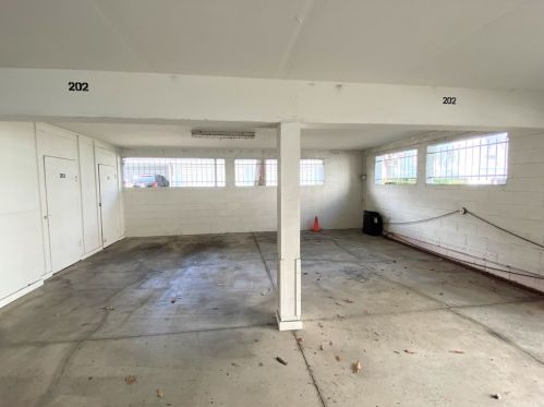 7796 Essex Dr, Huntington Beach CA  92648-5645 exterior