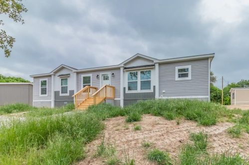 6152 Adelbert Dr, Fort Worth TX  76135-5226 exterior