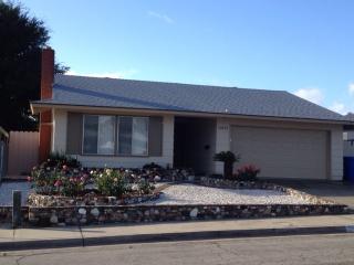 10101 Woodglen Vista Dr, Santee, CA 92071-1148