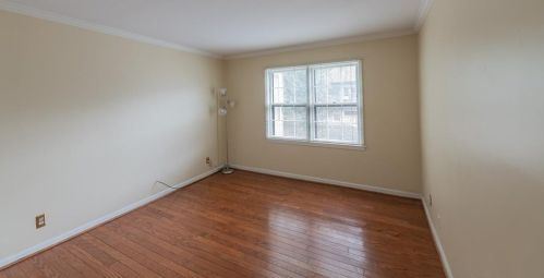 66 Montre Sq, Atlanta GA  30327-4043 exterior